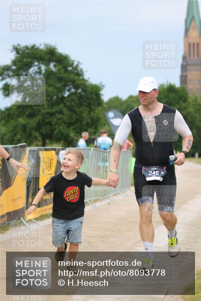 22.06.2025 - Viking Triathlon H.Heesch http://msf.ph/oto/8093778 22.06.2025 17:09:24 Laufen 246 meine-sportfotos.de