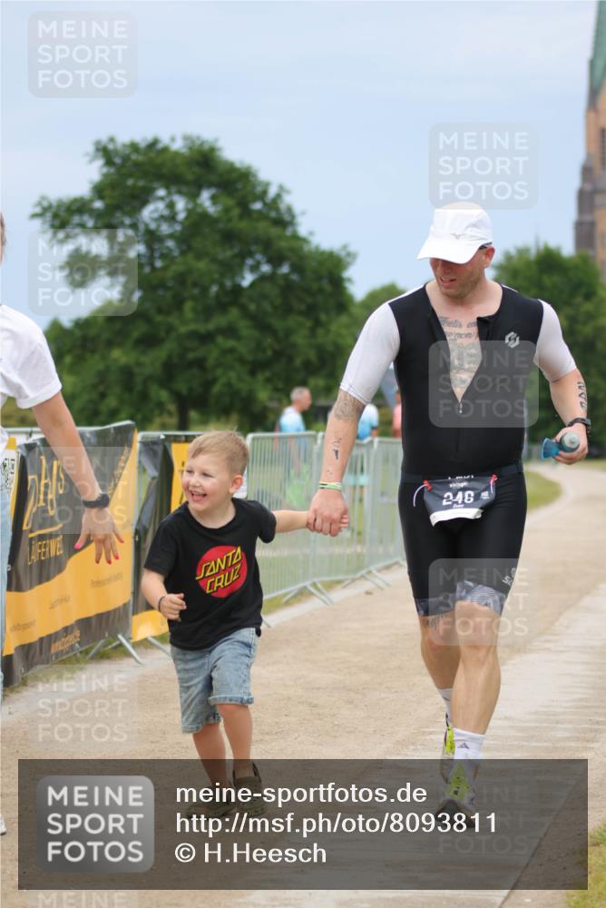 22.06.2025 - Viking Triathlon H.Heesch http://msf.ph/oto/8093811 22.06.2025 17:09:24 Laufen 246 meine-sportfotos.de