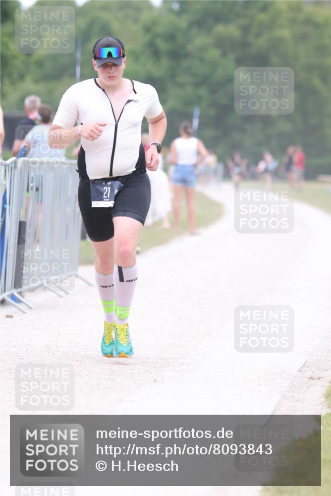 22.06.2025 - Viking Triathlon H.Heesch http://msf.ph/oto/8093843 22.06.2025 15:19:17 Laufen 21, 358, 387 meine-sportfotos.de