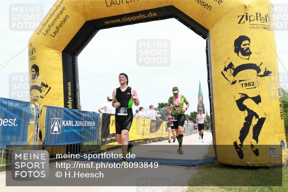 22.06.2025 - Viking Triathlon H.Heesch http://msf.ph/oto/8093849 22.06.2025 13:58:31 Laufen 50, 76, 253, 423 meine-sportfotos.de