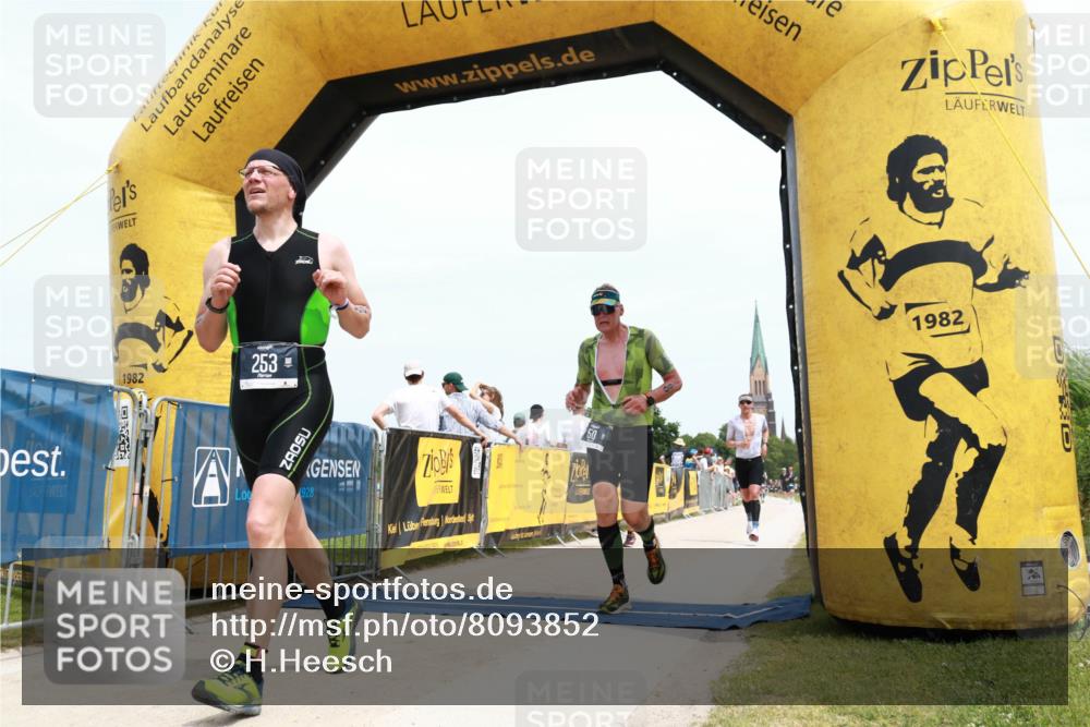 22.06.2025 - Viking Triathlon H.Heesch http://msf.ph/oto/8093852 22.06.2025 13:58:32 Laufen 50, 99, 253, 315, 423 meine-sportfotos.de