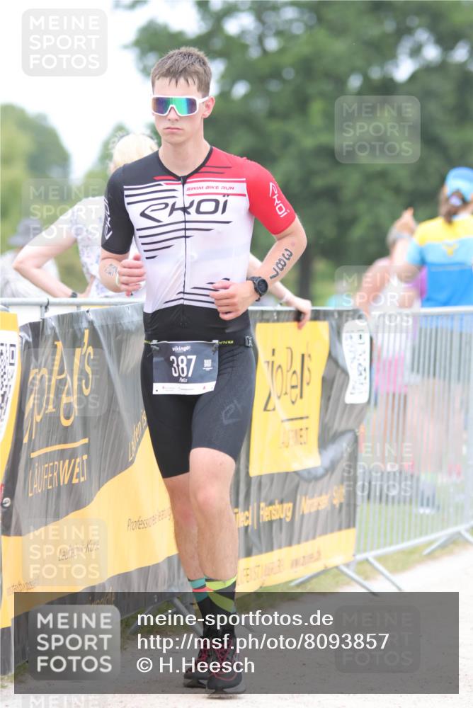 22.06.2025 - Viking Triathlon H.Heesch http://msf.ph/oto/8093857 22.06.2025 15:19:18 Laufen 21, 358, 387 meine-sportfotos.de