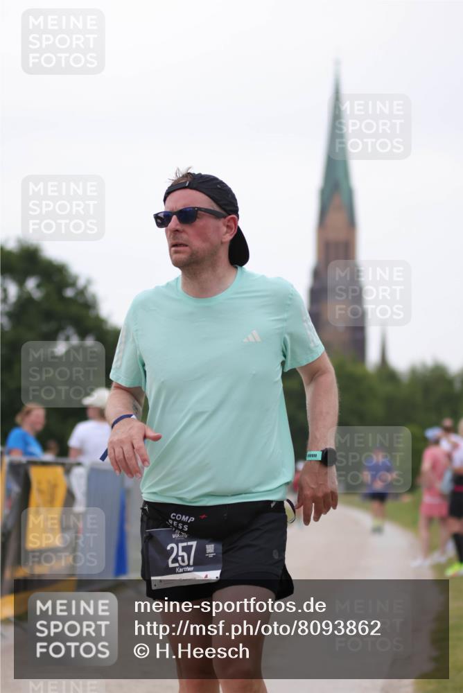 22.06.2025 - Viking Triathlon H.Heesch http://msf.ph/oto/8093862 22.06.2025 16:06:05 Laufen 257 meine-sportfotos.de