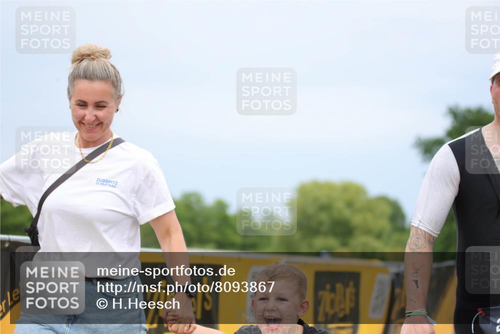 22.06.2025 - Viking Triathlon H.Heesch http://msf.ph/oto/8093867 22.06.2025 17:09:25 Laufen 246 meine-sportfotos.de