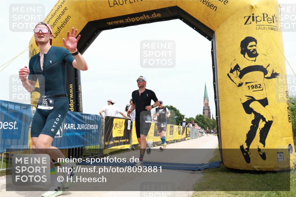 22.06.2025 - Viking Triathlon H.Heesch http://msf.ph/oto/8093881 22.06.2025 13:58:48 Laufen 48, 185, 266 meine-sportfotos.de
