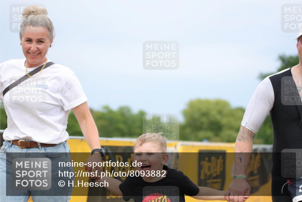 22.06.2025 - Viking Triathlon H.Heesch http://msf.ph/oto/8093882 22.06.2025 17:09:25 Laufen 246 meine-sportfotos.de
