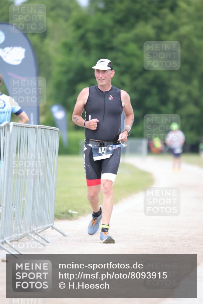 22.06.2025 - Viking Triathlon H.Heesch http://msf.ph/oto/8093915 22.06.2025 17:17:35 Laufen 447 meine-sportfotos.de