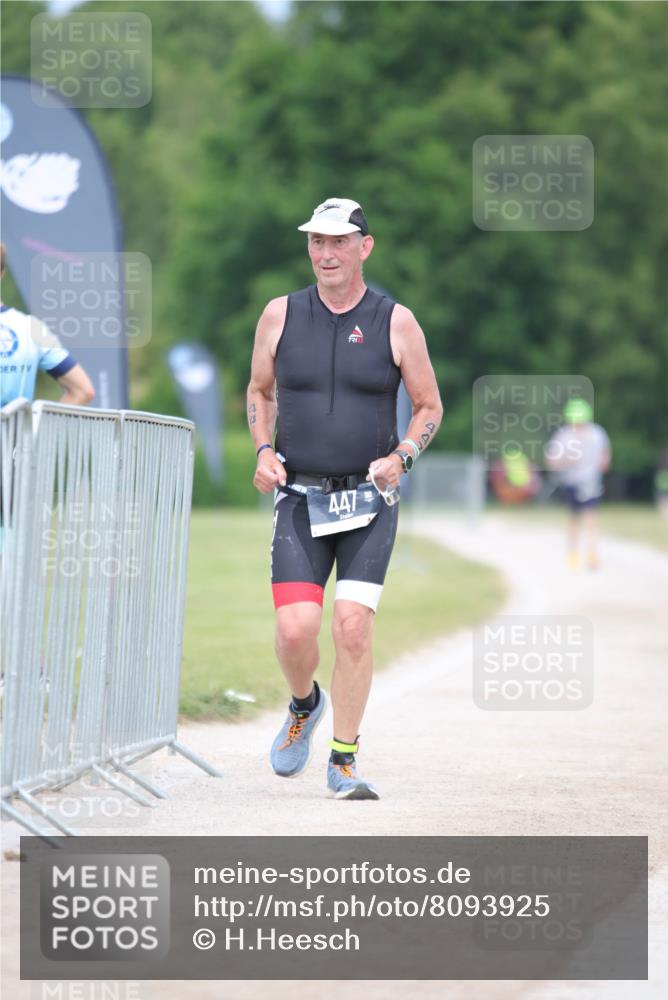 22.06.2025 - Viking Triathlon H.Heesch http://msf.ph/oto/8093925 22.06.2025 17:17:35 Laufen 447 meine-sportfotos.de