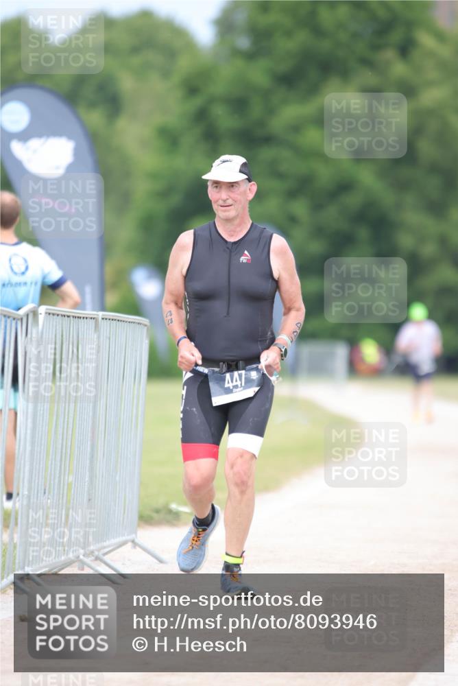 22.06.2025 - Viking Triathlon H.Heesch http://msf.ph/oto/8093946 22.06.2025 17:17:35 Laufen 447 meine-sportfotos.de