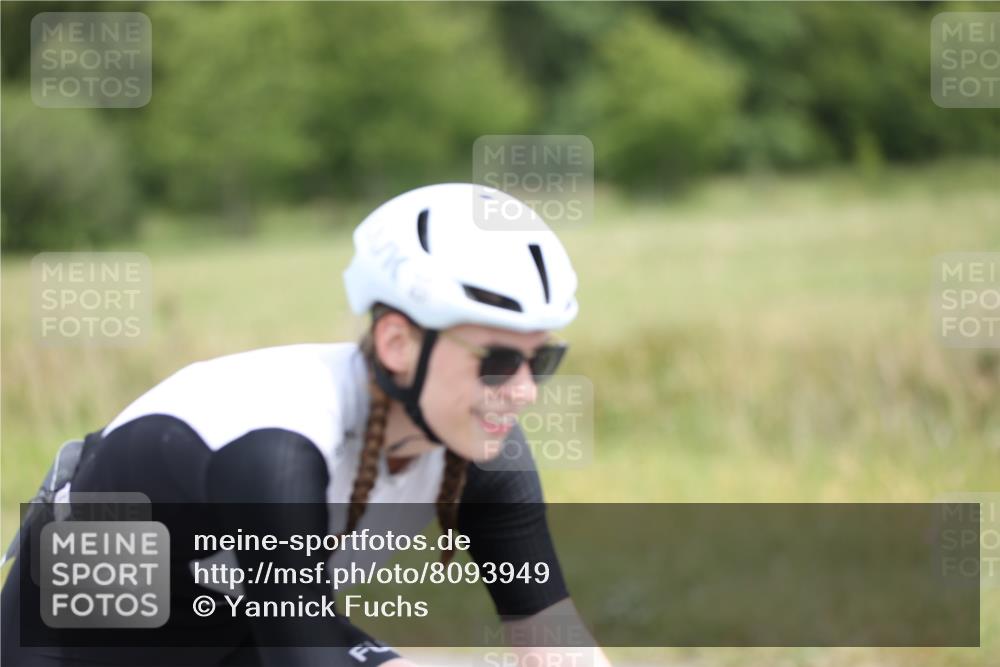22.06.2025 - Viking Triathlon Yannick Fuchs http://msf.ph/oto/8093949 22.06.2025 13:44:04 Radfahren 431 meine-sportfotos.de