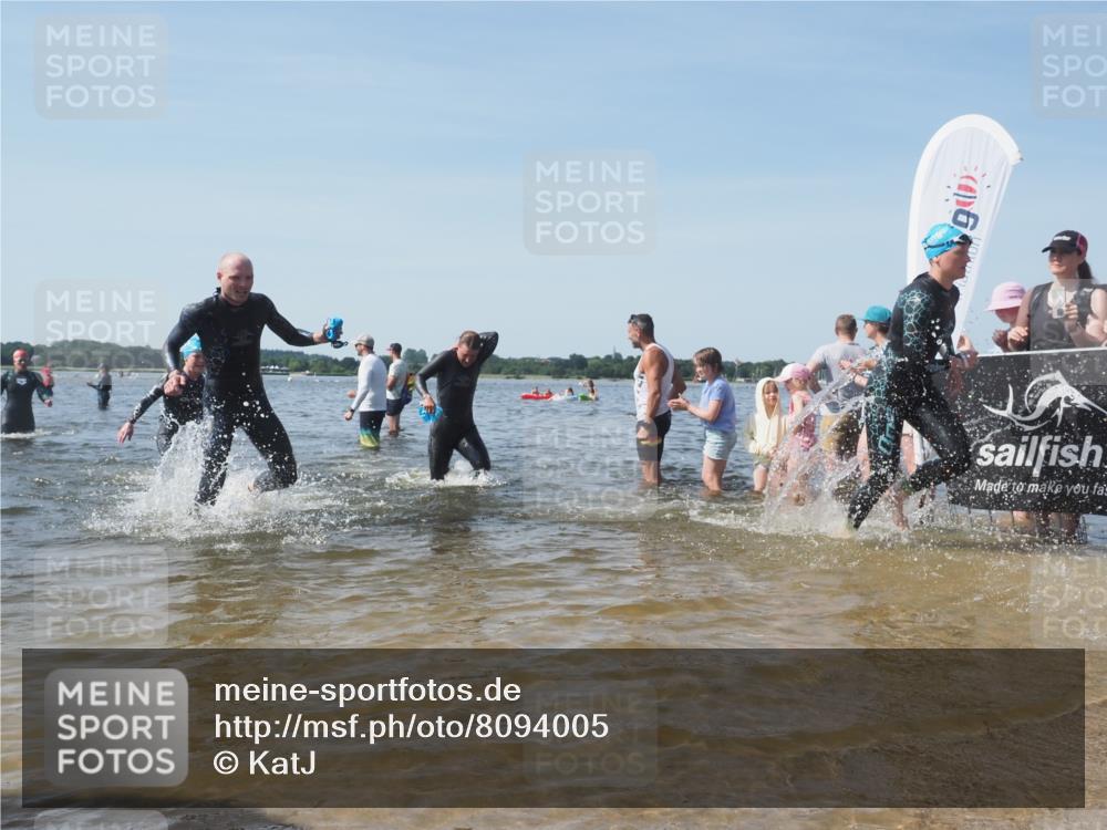 22.06.2025 - Viking Triathlon KatJ http://msf.ph/oto/8094005 22.06.2025 10:29:27 Schwimmen 6, 11, 30, 33, 243, 612 meine-sportfotos.de