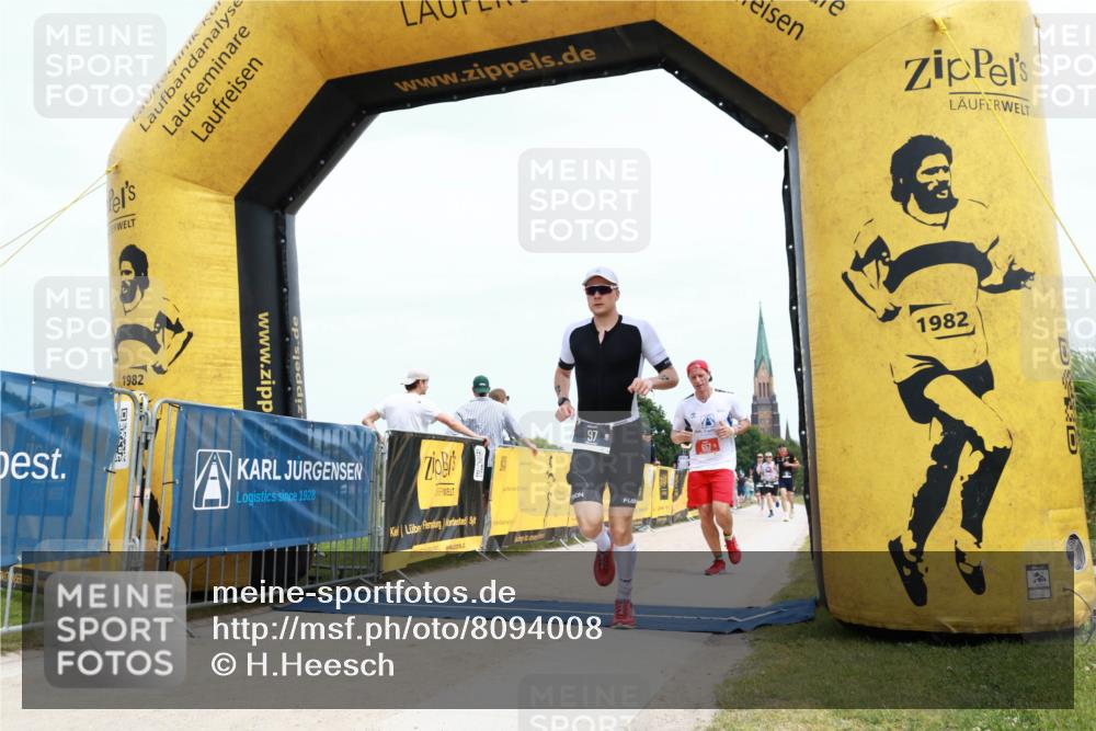 22.06.2025 - Viking Triathlon H.Heesch http://msf.ph/oto/8094008 22.06.2025 14:00:28 Laufen 97, 657 meine-sportfotos.de