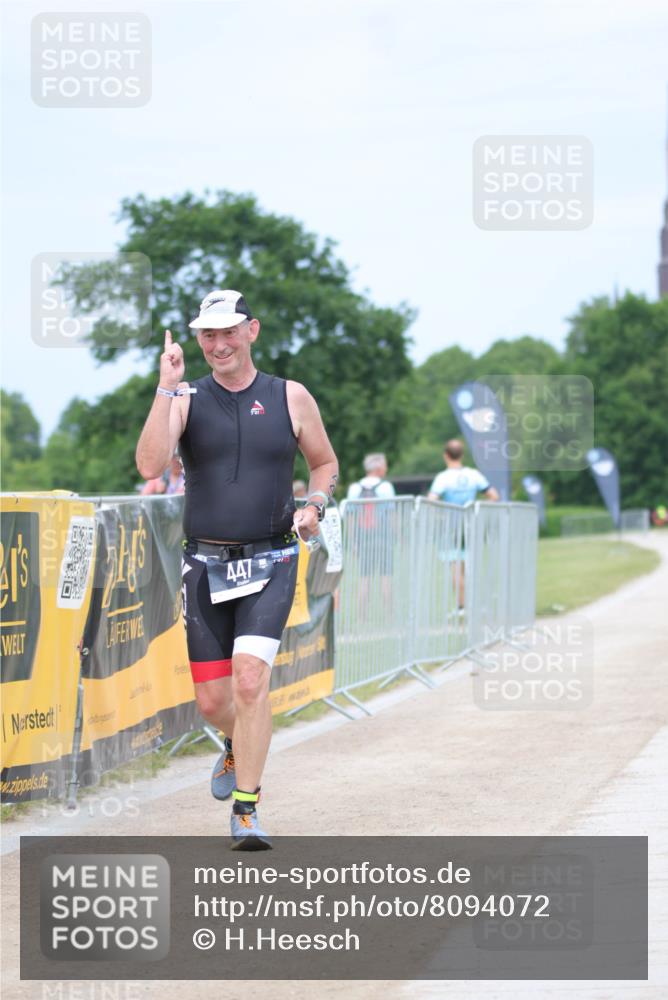 22.06.2025 - Viking Triathlon H.Heesch http://msf.ph/oto/8094072 22.06.2025 17:17:40 Laufen 447 meine-sportfotos.de