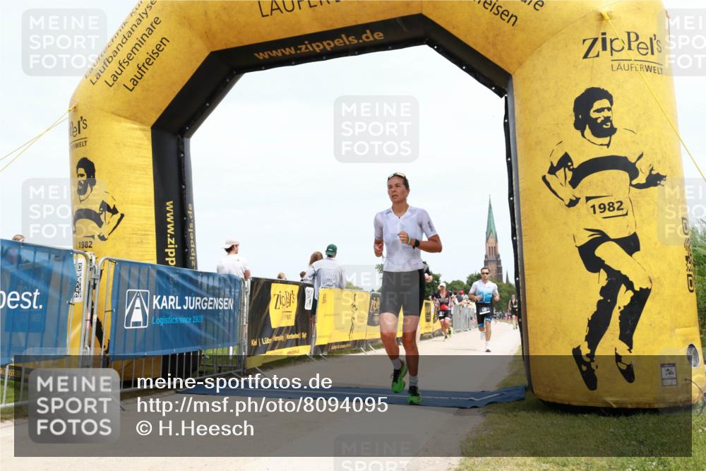 22.06.2025 - Viking Triathlon H.Heesch http://msf.ph/oto/8094095 22.06.2025 14:01:45 Laufen 13, 51, 383, 540, 542 meine-sportfotos.de