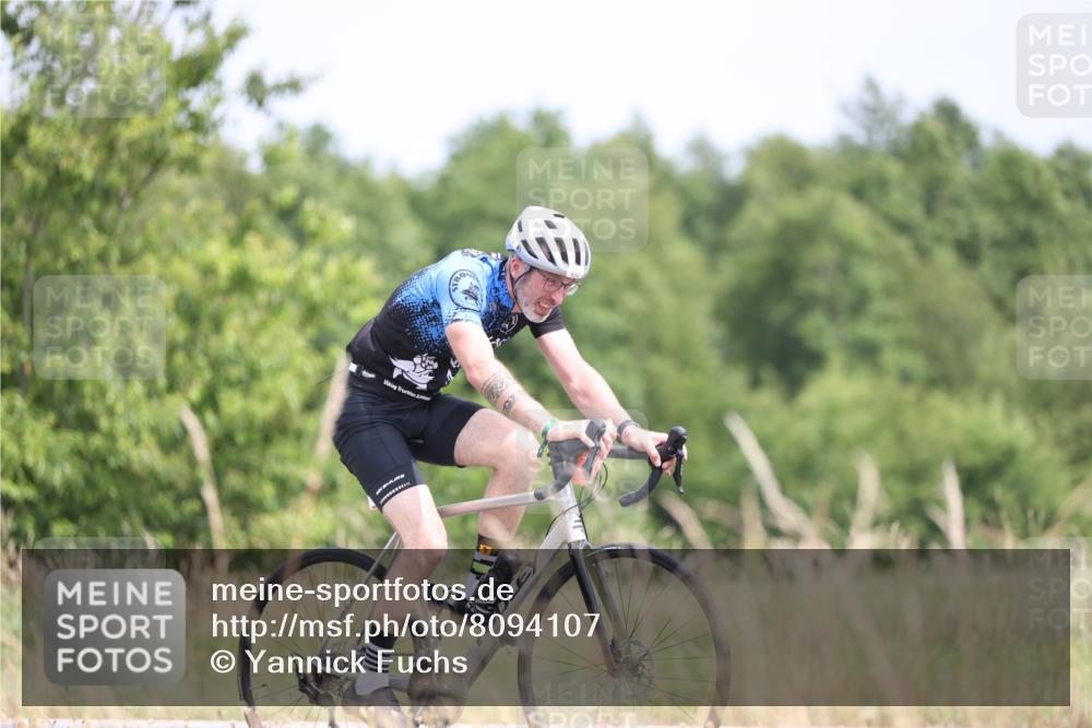22.06.2025 - Viking Triathlon Yannick Fuchs http://msf.ph/oto/8094107 22.06.2025 13:44:23 Radfahren 165, 634 meine-sportfotos.de