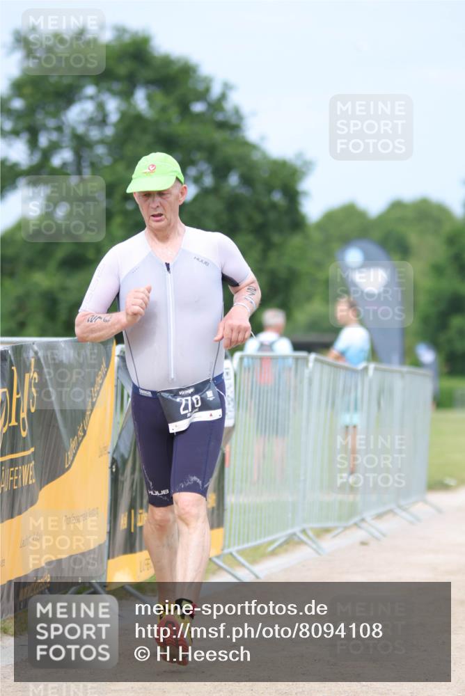 22.06.2025 - Viking Triathlon H.Heesch http://msf.ph/oto/8094108 22.06.2025 17:18:06 Laufen 270 meine-sportfotos.de