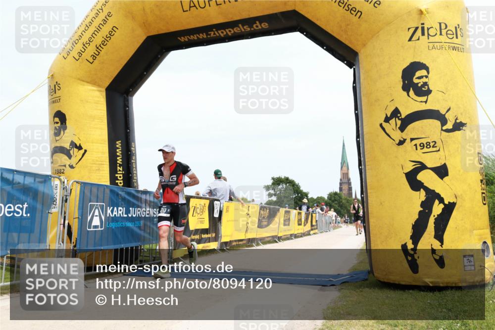 22.06.2025 - Viking Triathlon H.Heesch http://msf.ph/oto/8094120 22.06.2025 14:01:49 Laufen 13, 51, 313, 540 meine-sportfotos.de