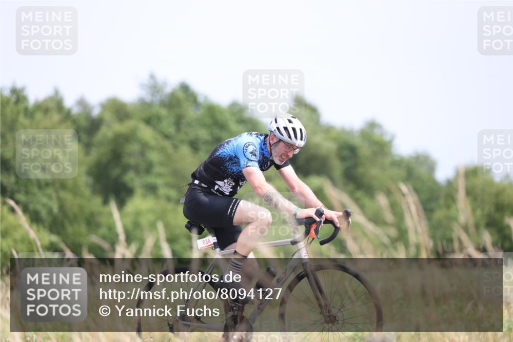 22.06.2025 - Viking Triathlon Yannick Fuchs http://msf.ph/oto/8094127 22.06.2025 13:44:23 Radfahren 165, 634 meine-sportfotos.de