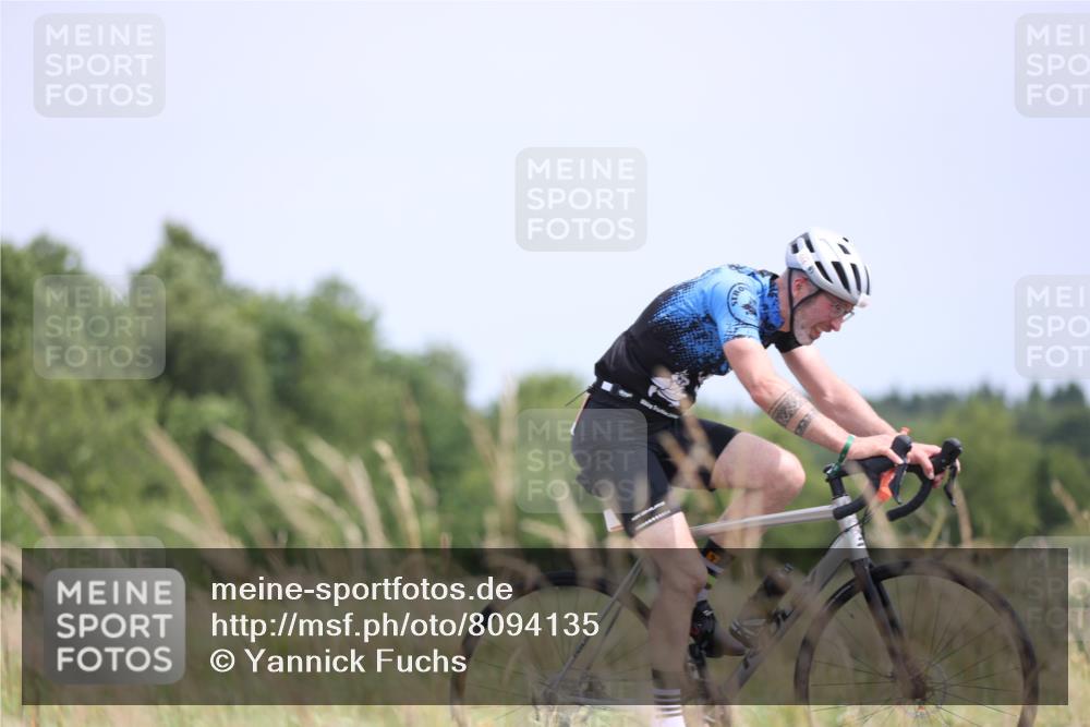 22.06.2025 - Viking Triathlon Yannick Fuchs http://msf.ph/oto/8094135 22.06.2025 13:44:24 Radfahren 165, 634 meine-sportfotos.de