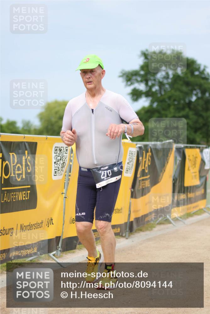 22.06.2025 - Viking Triathlon H.Heesch http://msf.ph/oto/8094144 22.06.2025 17:18:07 Laufen 270 meine-sportfotos.de