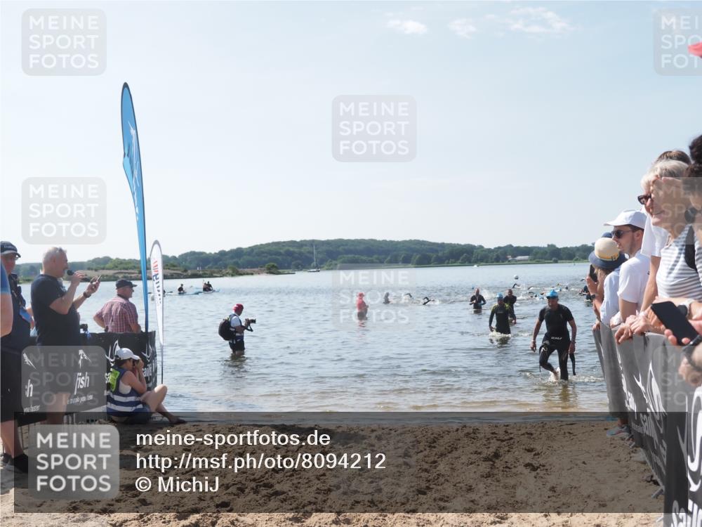 22.06.2025 - Viking Triathlon MichiJ http://msf.ph/oto/8094212 22.06.2025 10:40:03 Schwimmen 248, 283, 437, 538 meine-sportfotos.de