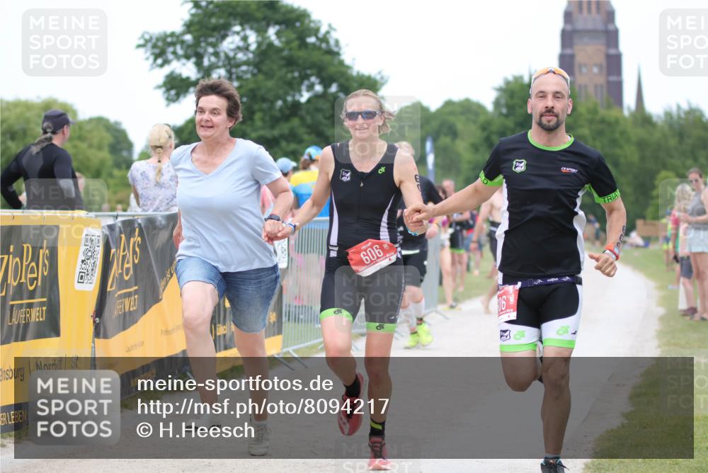 22.06.2025 - Viking Triathlon H.Heesch http://msf.ph/oto/8094217 22.06.2025 15:21:21 Laufen 606, 619 meine-sportfotos.de