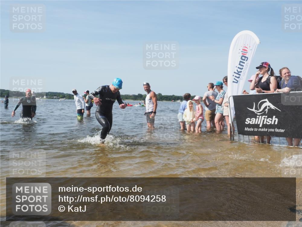 22.06.2025 - Viking Triathlon KatJ http://msf.ph/oto/8094258 22.06.2025 10:29:31 Schwimmen 6, 30, 33, 243, 612 meine-sportfotos.de