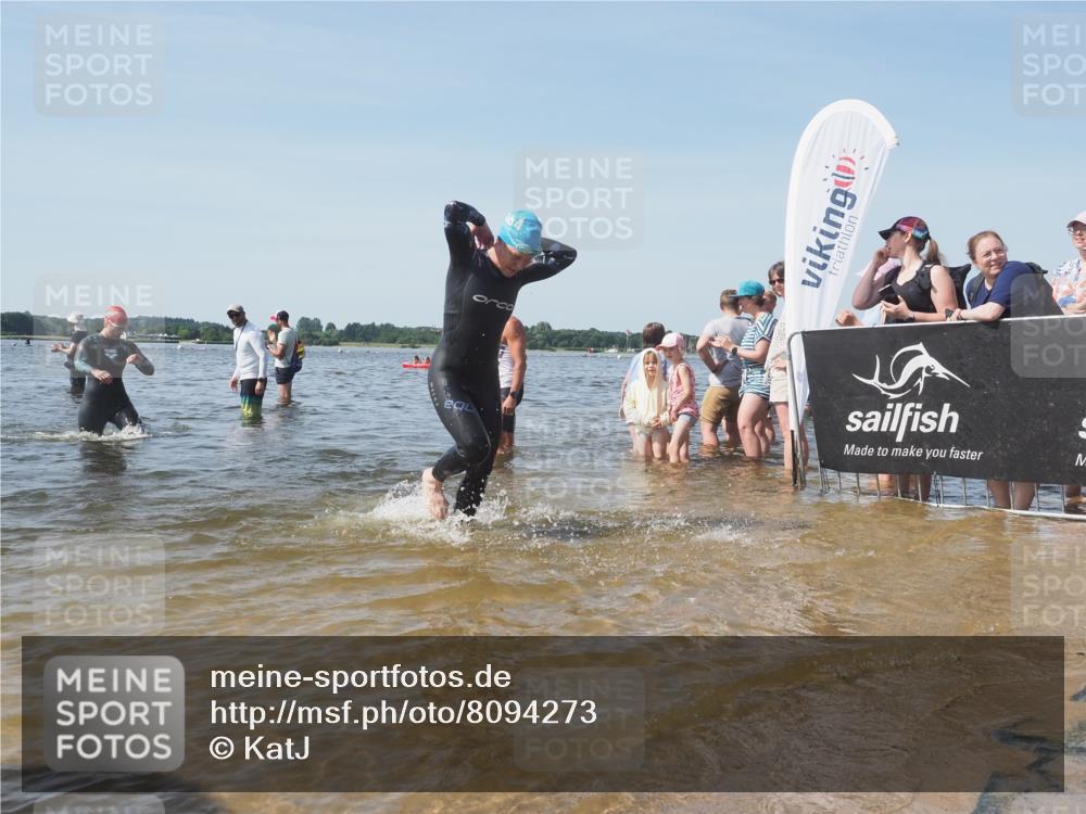 22.06.2025 - Viking Triathlon KatJ http://msf.ph/oto/8094273 22.06.2025 10:29:31 Schwimmen 6, 30, 33, 243, 612 meine-sportfotos.de