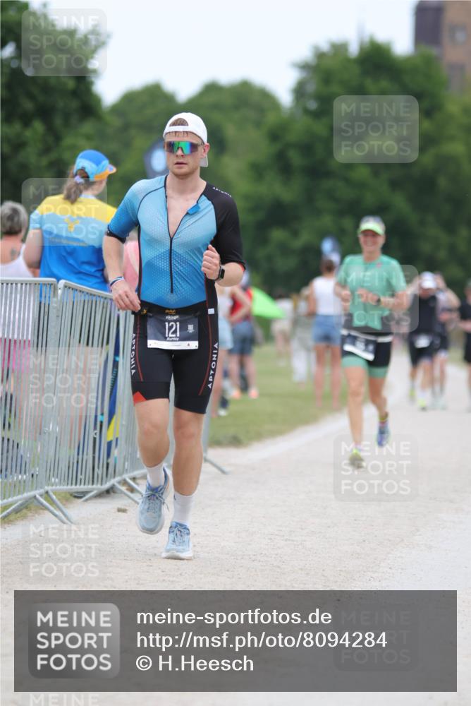 22.06.2025 - Viking Triathlon H.Heesch http://msf.ph/oto/8094284 22.06.2025 15:22:02 Laufen 65, 121 meine-sportfotos.de