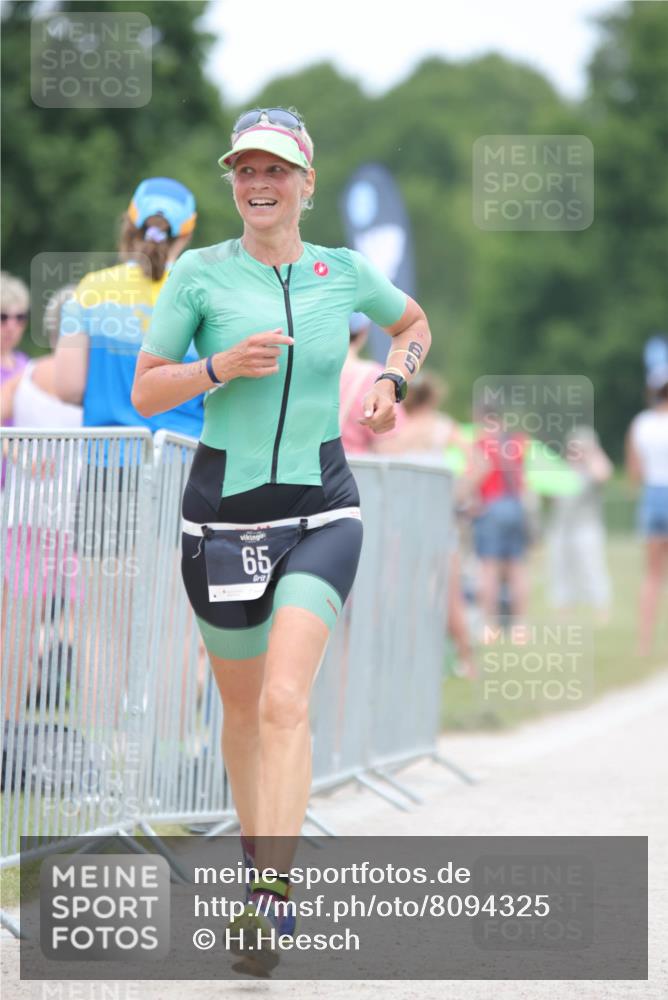 22.06.2025 - Viking Triathlon H.Heesch http://msf.ph/oto/8094325 22.06.2025 15:22:06 Laufen 65, 121 meine-sportfotos.de