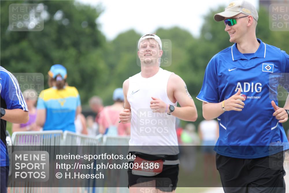 22.06.2025 - Viking Triathlon H.Heesch http://msf.ph/oto/8094386 22.06.2025 15:22:34 Laufen 658 meine-sportfotos.de