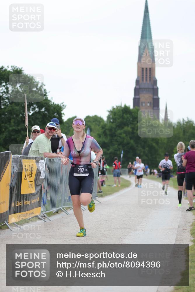 22.06.2025 - Viking Triathlon H.Heesch http://msf.ph/oto/8094396 22.06.2025 16:07:18 Laufen 202 meine-sportfotos.de