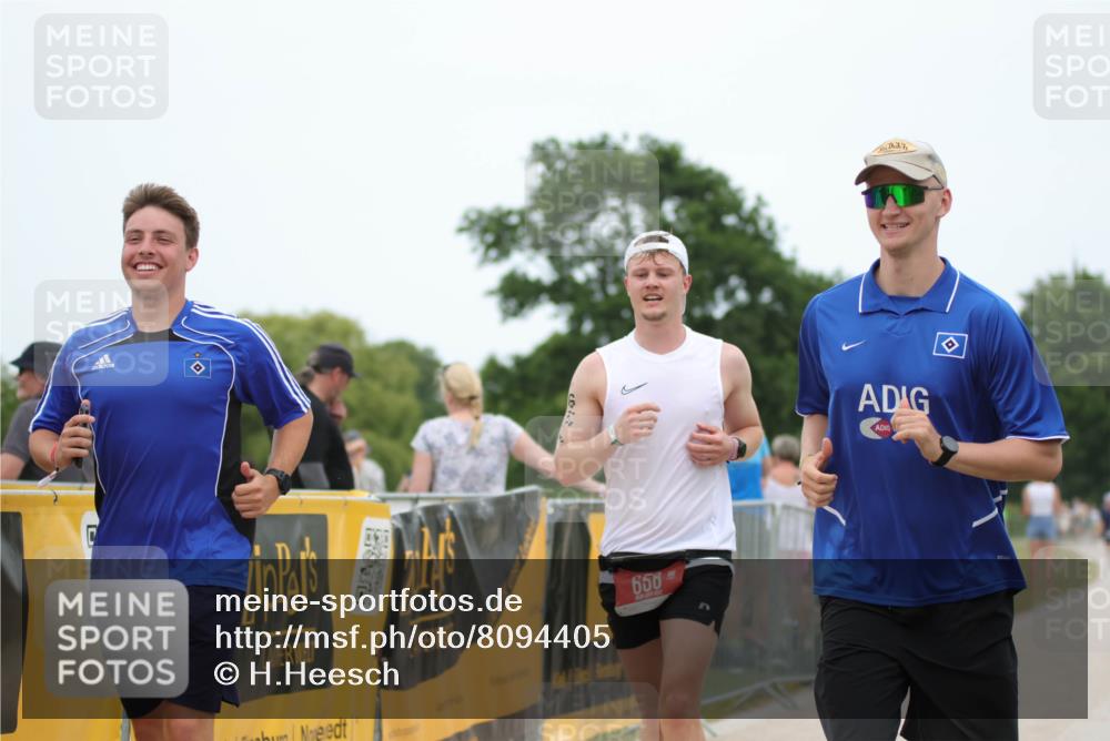 22.06.2025 - Viking Triathlon H.Heesch http://msf.ph/oto/8094405 22.06.2025 15:22:36 Laufen 658 meine-sportfotos.de
