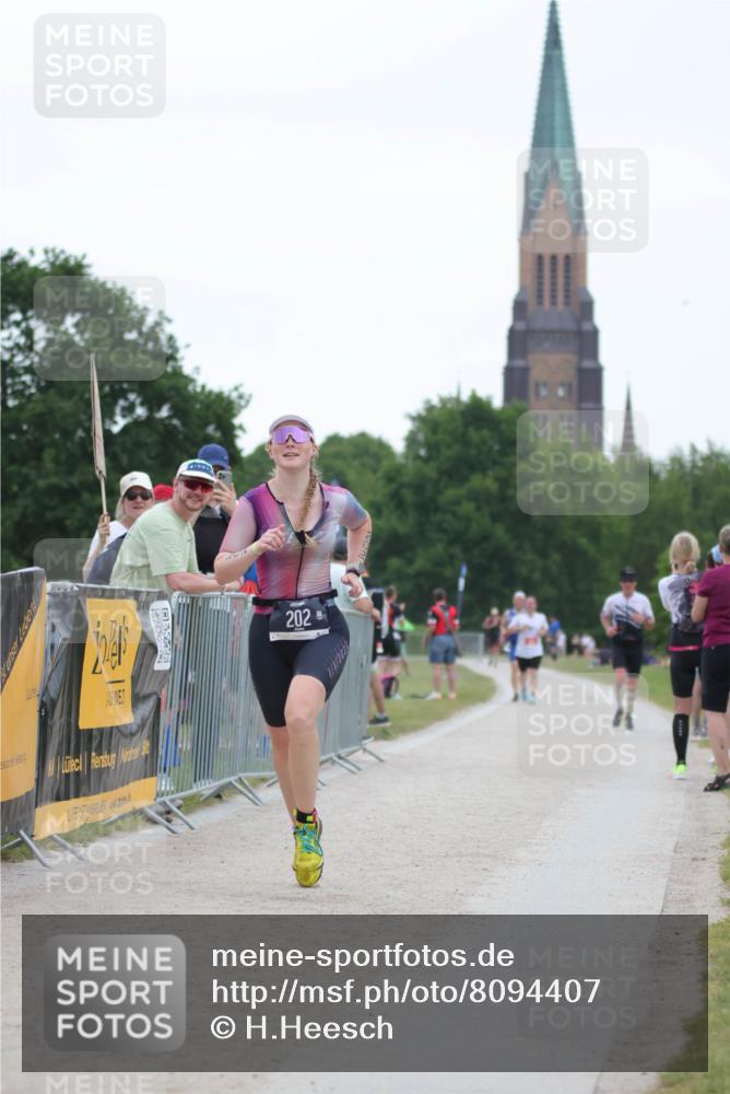 22.06.2025 - Viking Triathlon H.Heesch http://msf.ph/oto/8094407 22.06.2025 16:07:19 Laufen 202 meine-sportfotos.de