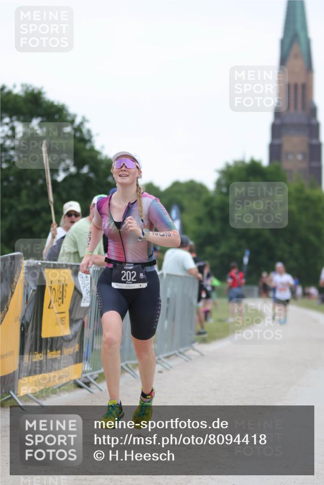 22.06.2025 - Viking Triathlon H.Heesch http://msf.ph/oto/8094418 22.06.2025 16:07:19 Laufen 202 meine-sportfotos.de