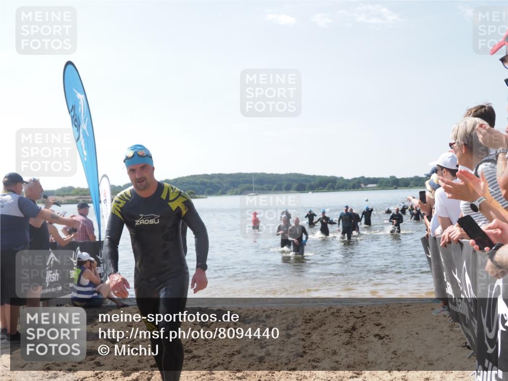 22.06.2025 - Viking Triathlon MichiJ http://msf.ph/oto/8094440 22.06.2025 10:40:18 Schwimmen 248, 375, 379, 385, 394, 487, 511, 517, 553 meine-sportfotos.de