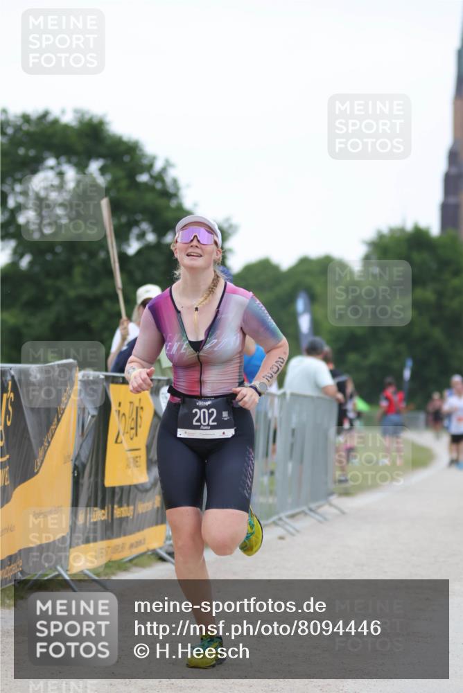 22.06.2025 - Viking Triathlon H.Heesch http://msf.ph/oto/8094446 22.06.2025 16:07:19 Laufen 202 meine-sportfotos.de