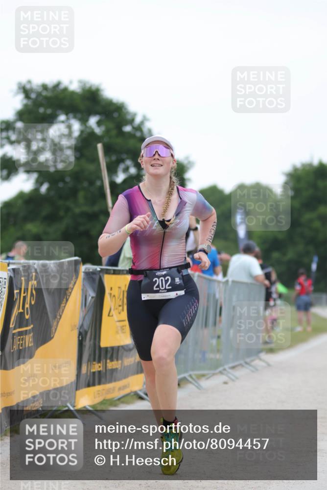 22.06.2025 - Viking Triathlon H.Heesch http://msf.ph/oto/8094457 22.06.2025 16:07:19 Laufen 202 meine-sportfotos.de