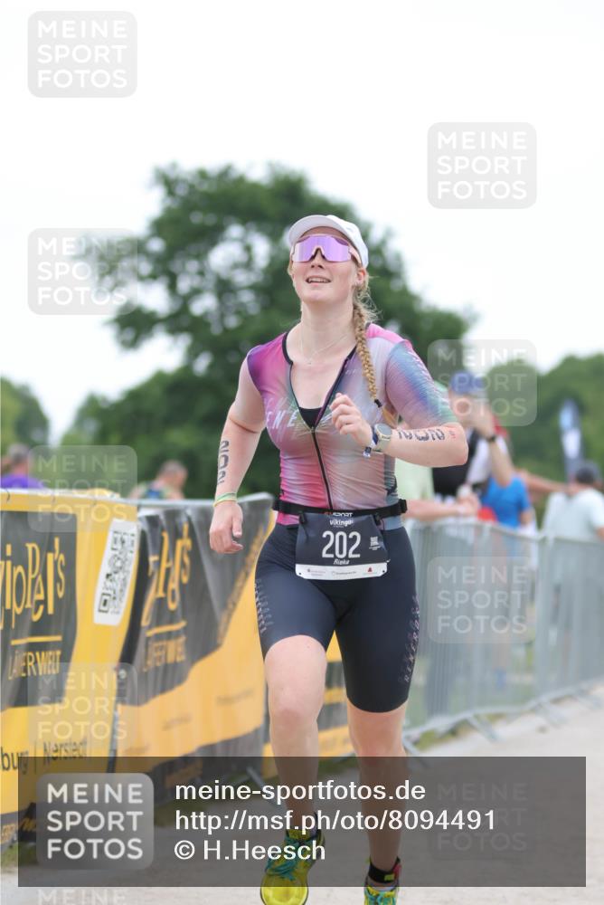 22.06.2025 - Viking Triathlon H.Heesch http://msf.ph/oto/8094491 22.06.2025 16:07:20 Laufen 202 meine-sportfotos.de