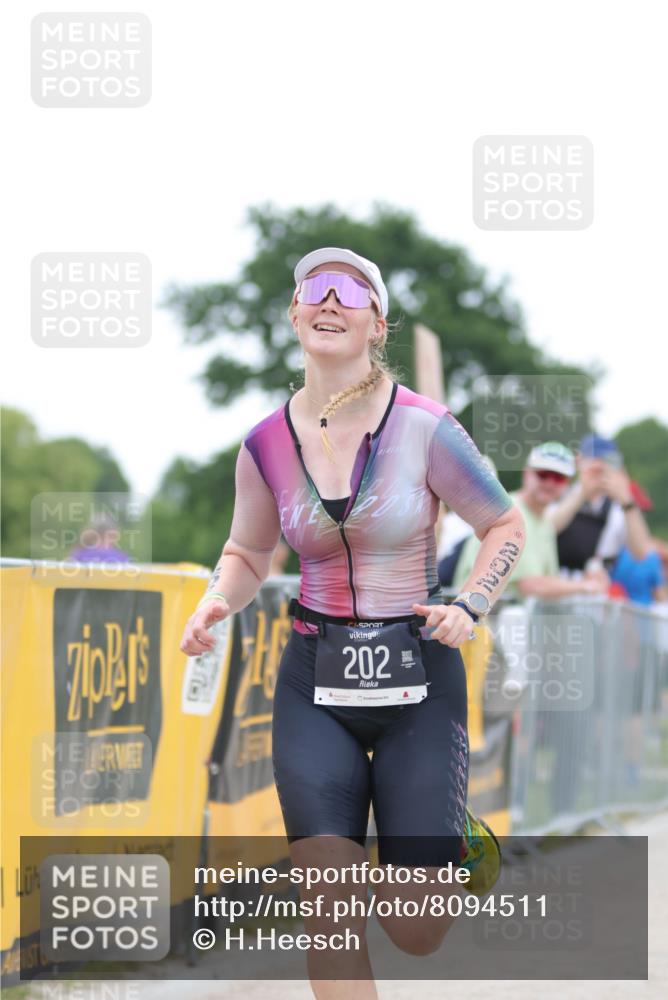 22.06.2025 - Viking Triathlon H.Heesch http://msf.ph/oto/8094511 22.06.2025 16:07:20 Laufen 202 meine-sportfotos.de