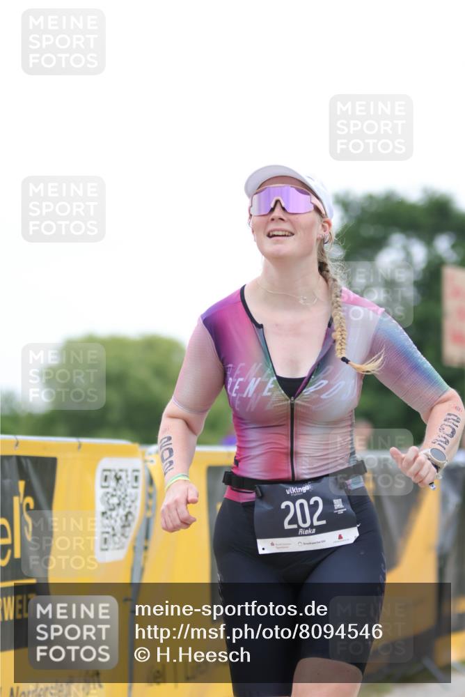 22.06.2025 - Viking Triathlon H.Heesch http://msf.ph/oto/8094546 22.06.2025 16:07:20 Laufen 202 meine-sportfotos.de