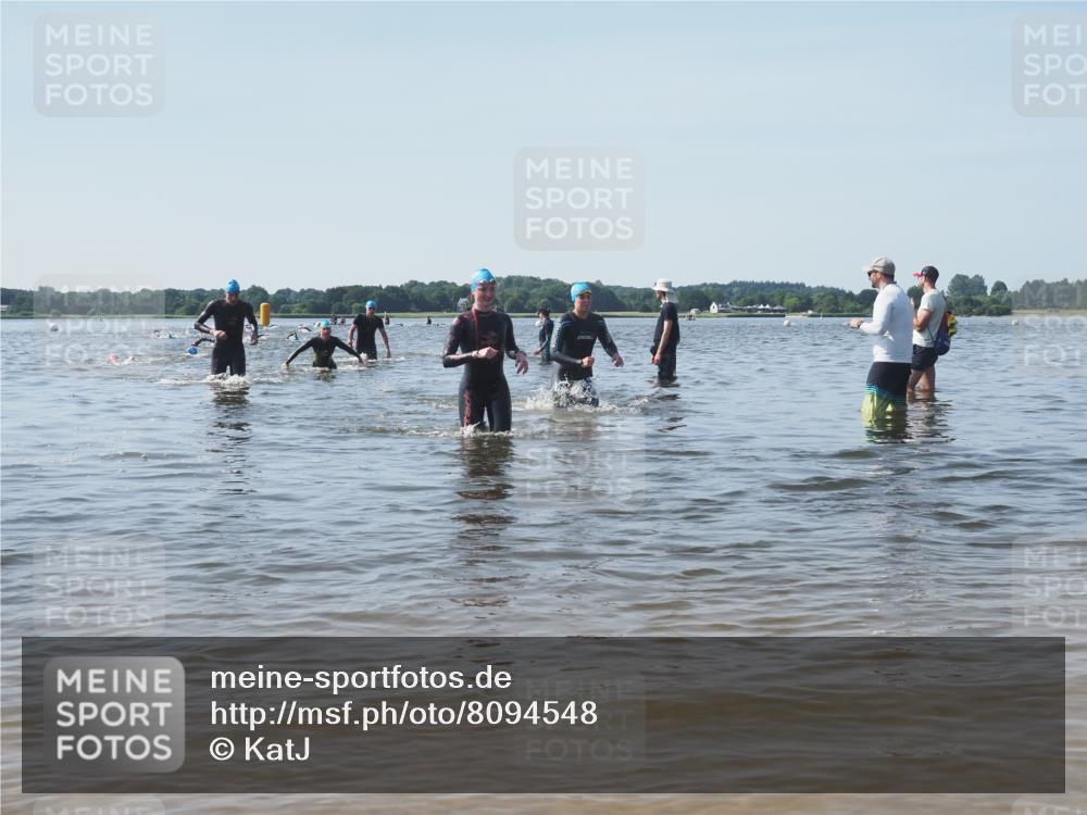 22.06.2025 - Viking Triathlon KatJ http://msf.ph/oto/8094548 22.06.2025 10:29:57 Schwimmen 175, 203, 264, 299, 473 meine-sportfotos.de
