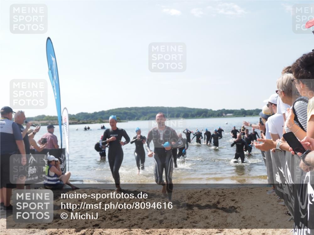 22.06.2025 - Viking Triathlon MichiJ http://msf.ph/oto/8094616 22.06.2025 10:40:26 Schwimmen 44, 228, 254, 275, 291, 325, 375, 379, 385, 394, 487, 511, 514, 517, 553, 556, 644, 657 meine-sportfotos.de
