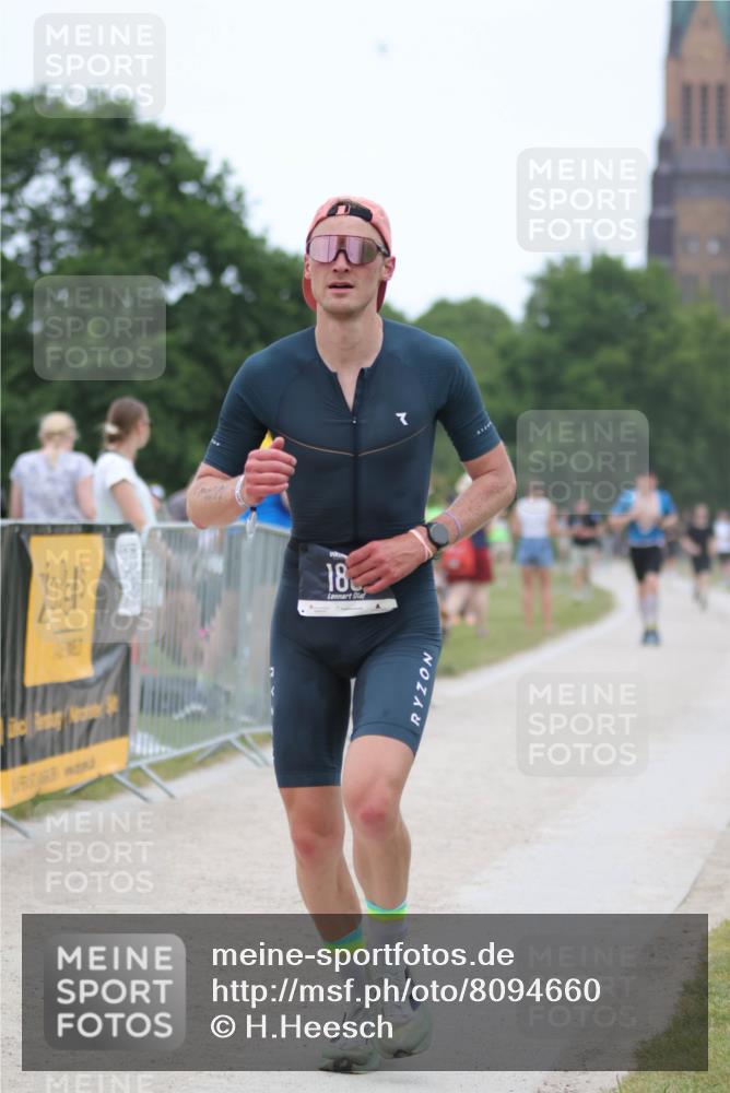 22.06.2025 - Viking Triathlon H.Heesch http://msf.ph/oto/8094660 22.06.2025 15:24:10 Laufen 37, 185 meine-sportfotos.de
