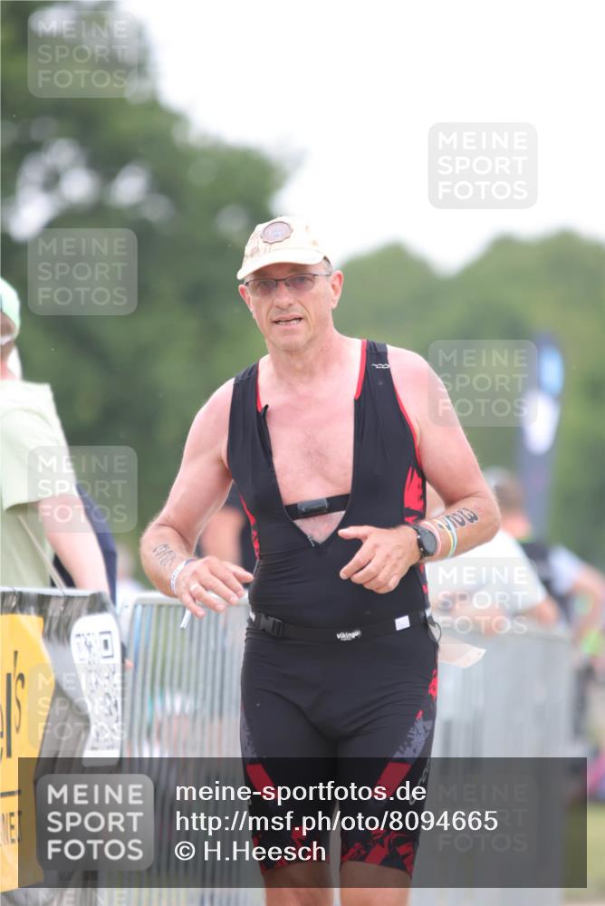 22.06.2025 - Viking Triathlon H.Heesch http://msf.ph/oto/8094665 22.06.2025 16:07:51 Laufen 327 meine-sportfotos.de