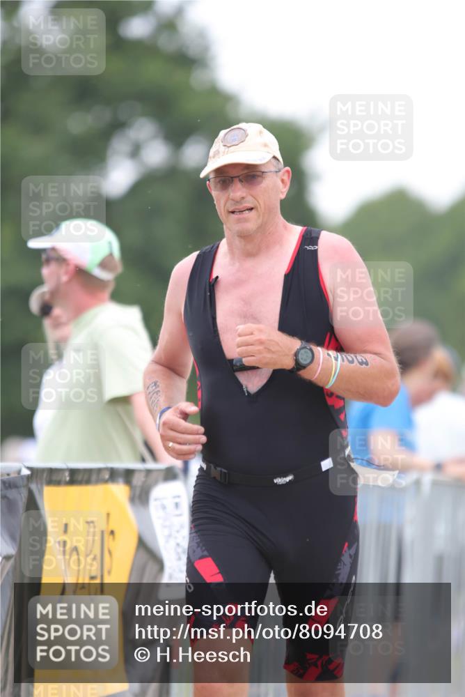22.06.2025 - Viking Triathlon H.Heesch http://msf.ph/oto/8094708 22.06.2025 16:07:52 Laufen 327 meine-sportfotos.de