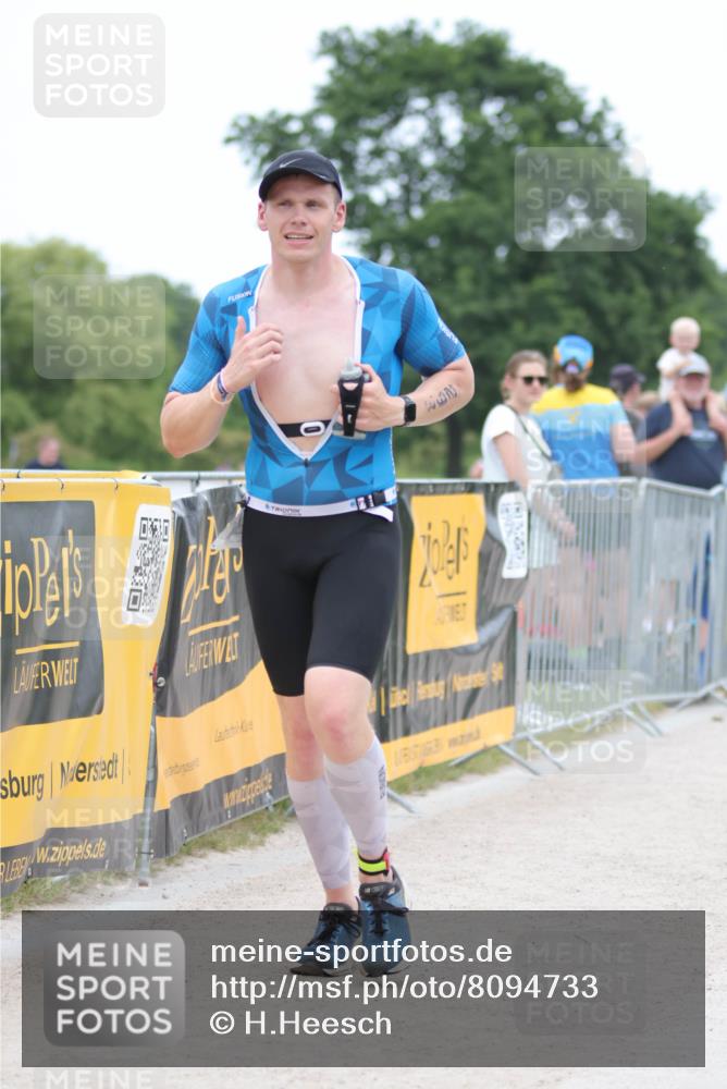 22.06.2025 - Viking Triathlon H.Heesch http://msf.ph/oto/8094733 22.06.2025 15:24:21 Laufen 298, 607 meine-sportfotos.de