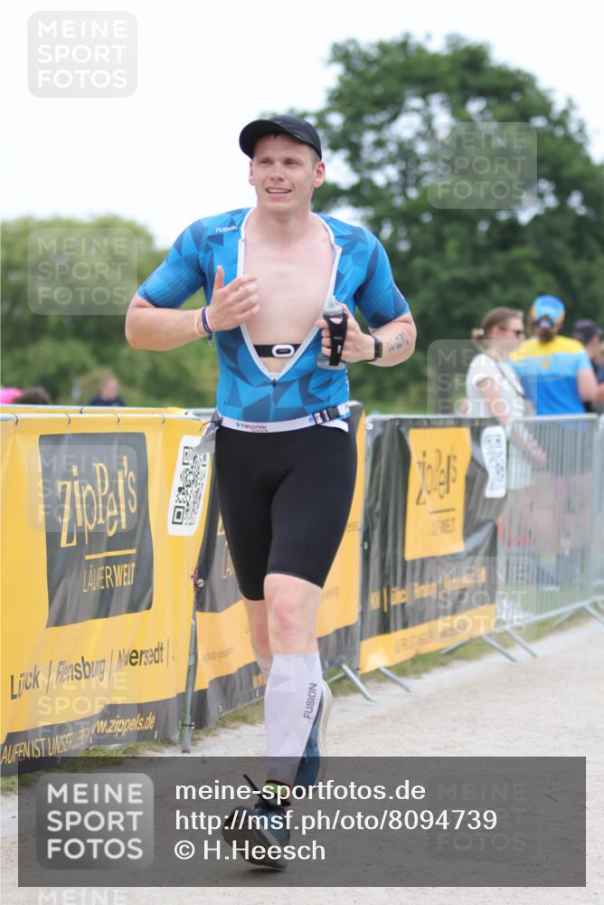 22.06.2025 - Viking Triathlon H.Heesch http://msf.ph/oto/8094739 22.06.2025 15:24:21 Laufen 298, 607 meine-sportfotos.de