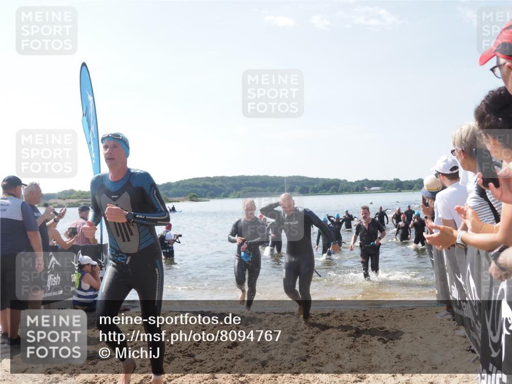 22.06.2025 - Viking Triathlon MichiJ http://msf.ph/oto/8094767 22.06.2025 10:40:30 Schwimmen 44, 228, 239, 254, 275, 291, 325, 375, 385, 487, 511, 514, 517, 556, 644, 655, 657 meine-sportfotos.de