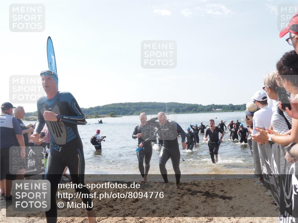 22.06.2025 - Viking Triathlon MichiJ http://msf.ph/oto/8094776 22.06.2025 10:40:30 Schwimmen 44, 228, 239, 254, 275, 291, 325, 375, 385, 487, 511, 514, 517, 556, 644, 655, 657 meine-sportfotos.de